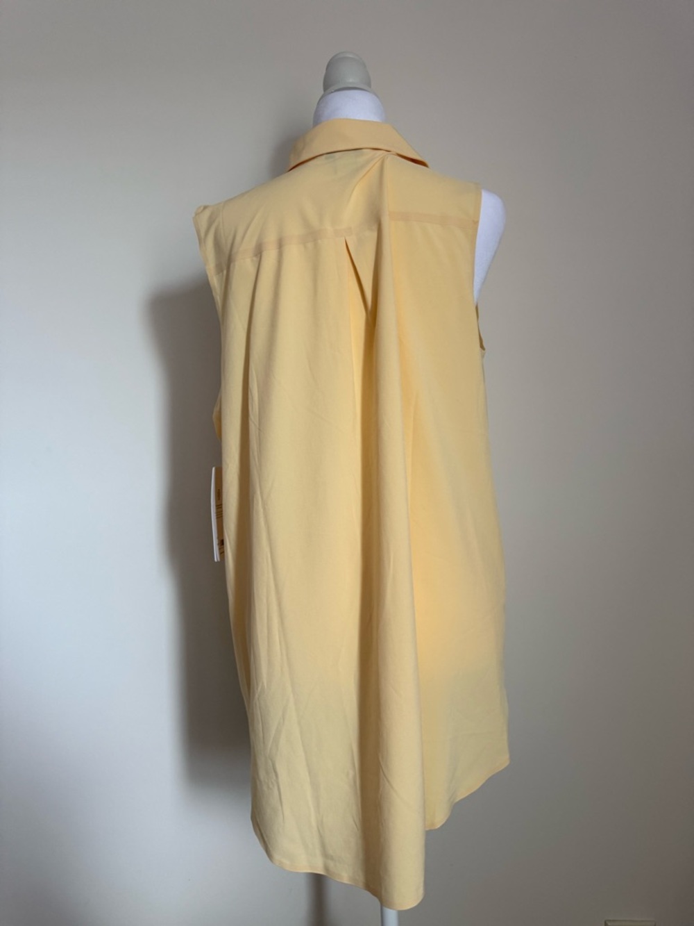 Athleta Pale Yellow urbanite tank NWT size Large button down women’s - Picture 3 of 6
